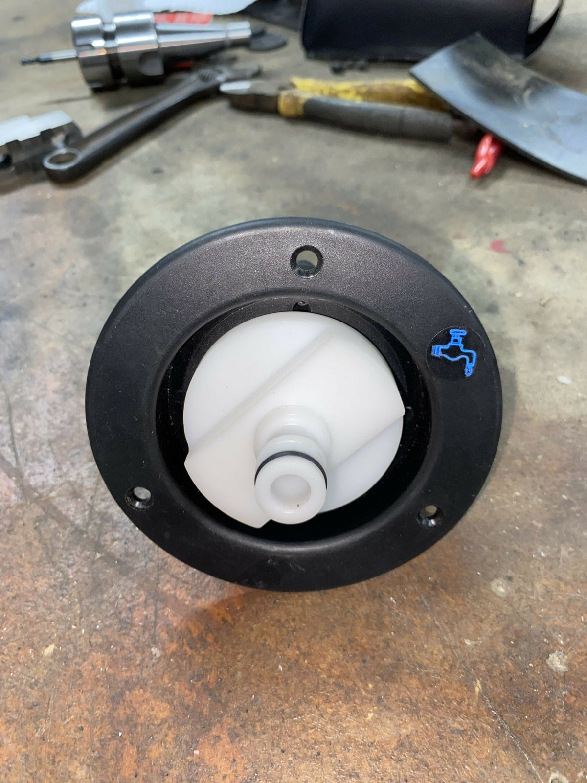caravan-rv-water-tank-filling-amd-touring