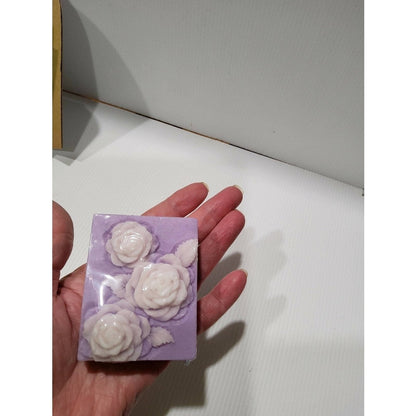 Handmade Soap - Square - Flowers x 3 Soaps - Giftbox - No Palm Oil - Vegan Friendly - Free Shipping - AMD Touring